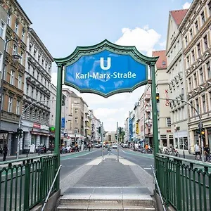 https://hotel-hostel-zafir.find-berlin-hotels.com